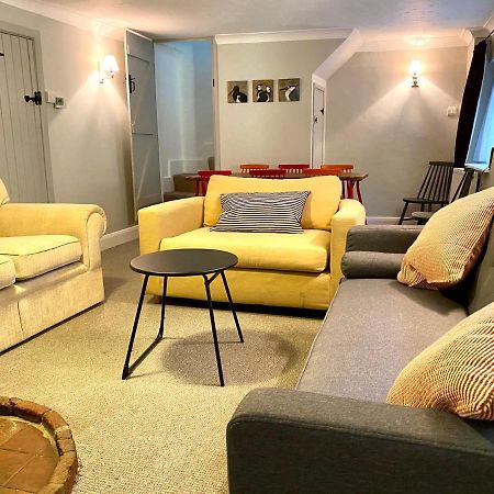 Holly Tree Cottage - 3 Bedrooms And Large Garden With Optional Glamping Double Outside Lymington Exterior foto