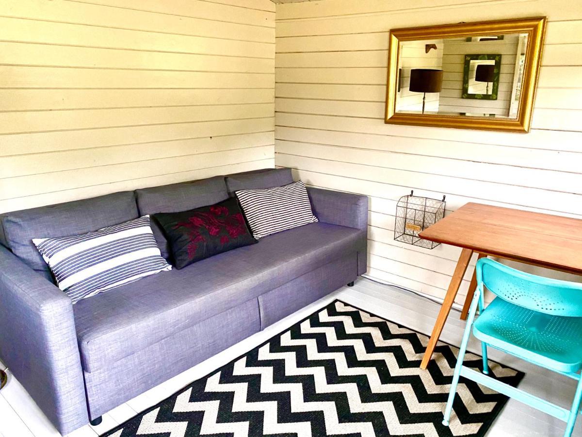 Holly Tree Cottage - 3 Bedrooms And Large Garden With Optional Glamping Double Outside Lymington Exterior foto